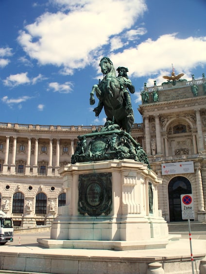 Vienna: From Hofburg Palace to St Stephen's Square (Tour)