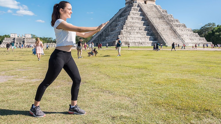 Chichén Itzá & Cenote Hubiku Roundtrip Transportation with Hotel Pickup
