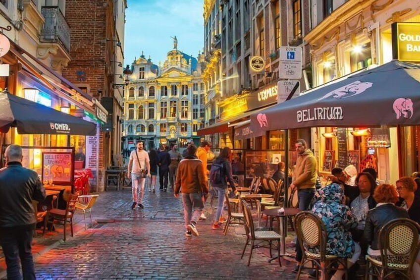 Brussels Highlights & Secrets : Private Tour with a Beer Stop 