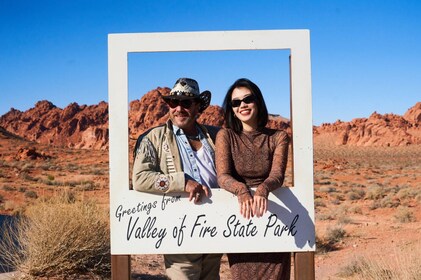 Pienryhmän Valley of Fire puolen päivän vaelluskierros Las Vegasista käsin