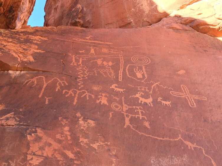 Small Group Valley of Fire Half Day Hiking Tour from Las Vegas