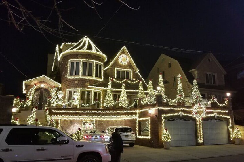 Christmas Lights Tour of Dyker Heights Brooklyn