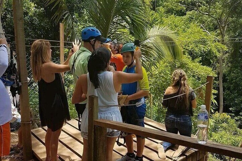 Roatan Half-Day Zip Line Combo: Beaches and Wildlife Encounter