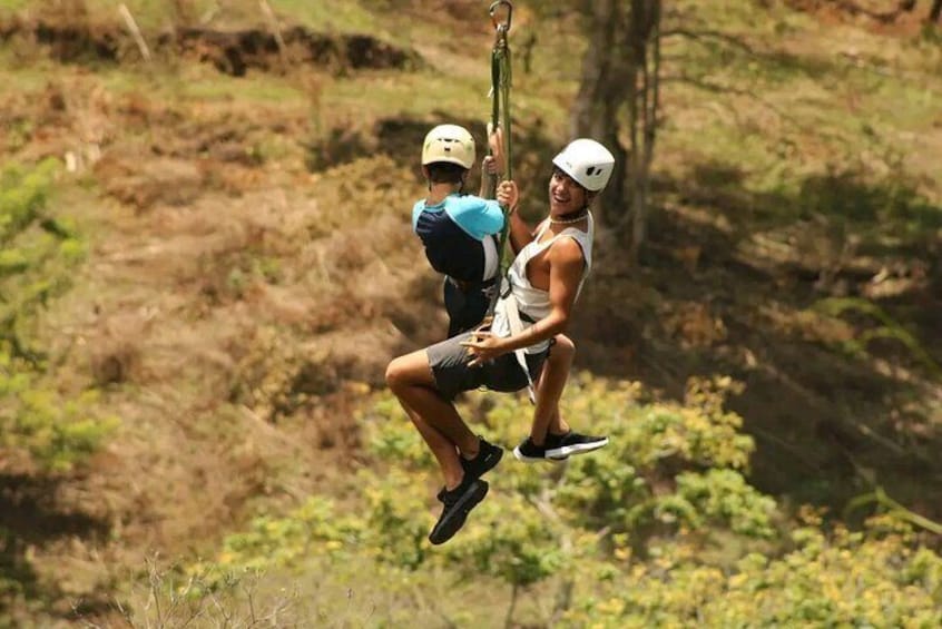 Roatan Half-Day Zip Line Combo: Beaches and Wildlife Encounter