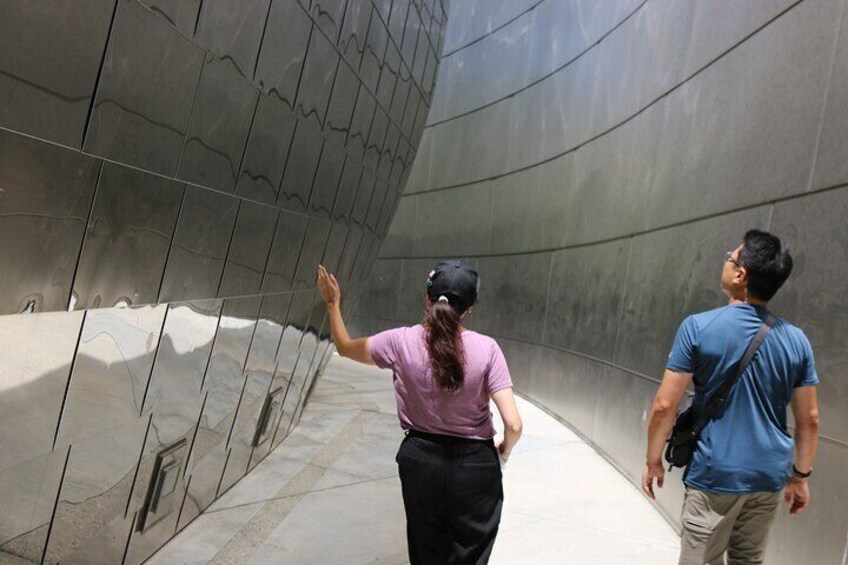 Downtown Los Angeles Music and Arts Tour with The Broad Museum