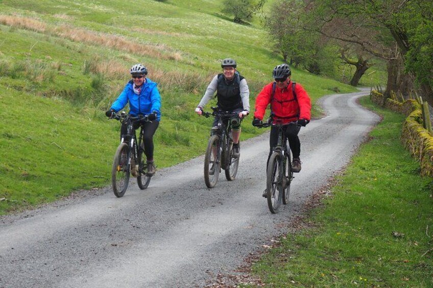 Small Group eBike Tour featuring Peak District Highlights