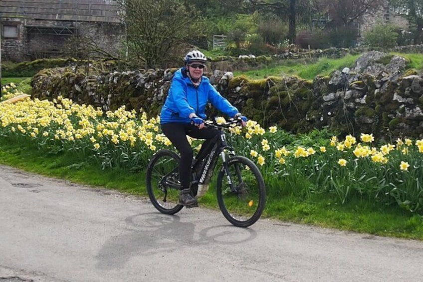 Small Group eBike Tour featuring Peak District Highlights