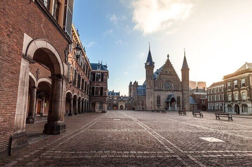 Private Guided Walking Tour of The Hague