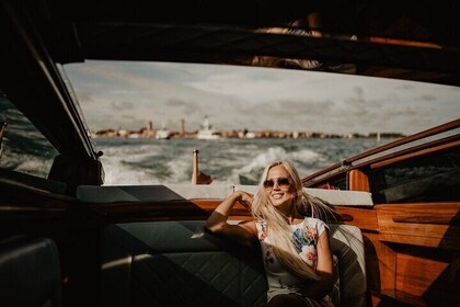 Private Water Taxi Ride with Professional Photographer in Venice