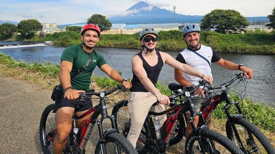 Mount Fuji Scenic E-Bike Tour