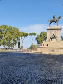 Roma: recorrido en carrito de golf para cruceristas con pizza, aperitivo y ...