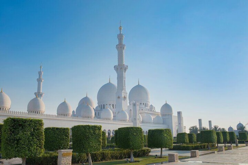 Abu Dhabi Heritage Trail: From Mosques to Markets