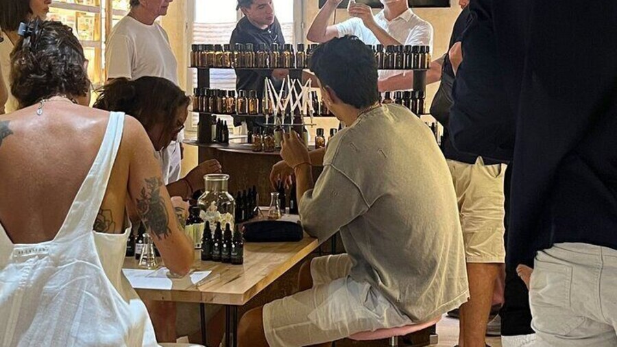 Grasse: 100% natural perfume creation workshop