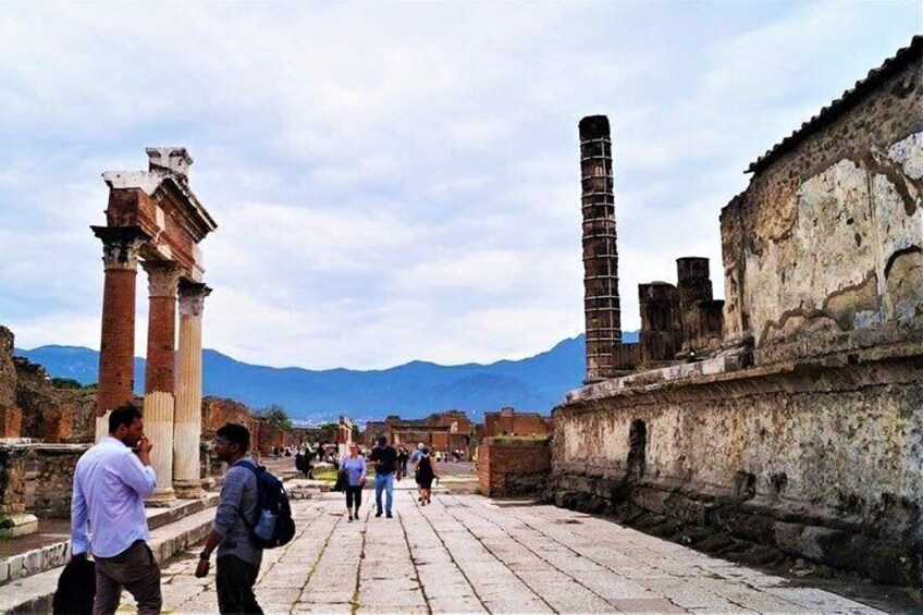 Guided Private Tour in Pompeii