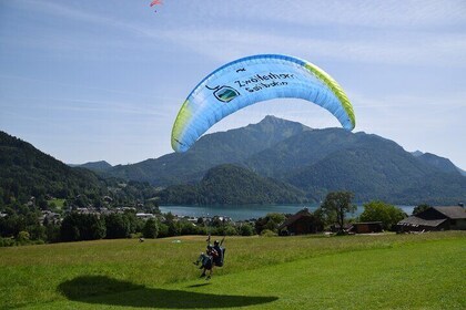 Paragliding tandem flight in St. Gilgen on Lake Wolfgang