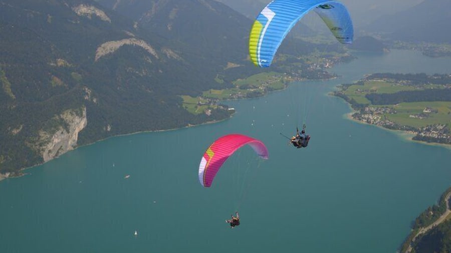 Tandem flight in the Salzkammergut over Lake Wolfgang
