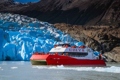 Torres del Paine: recorrido panorámico en barco de 3 horas al glaciar Grey