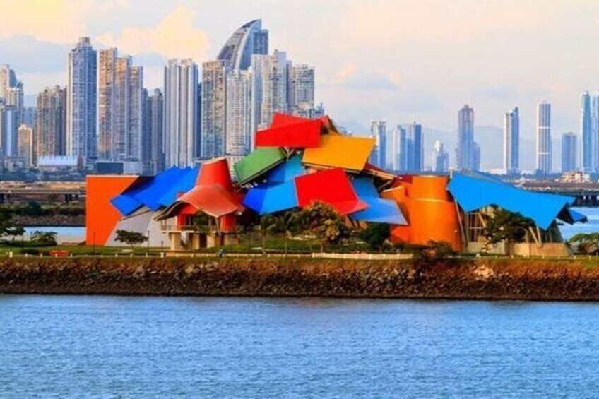 Street Food Tour in Panama with a Local Guide