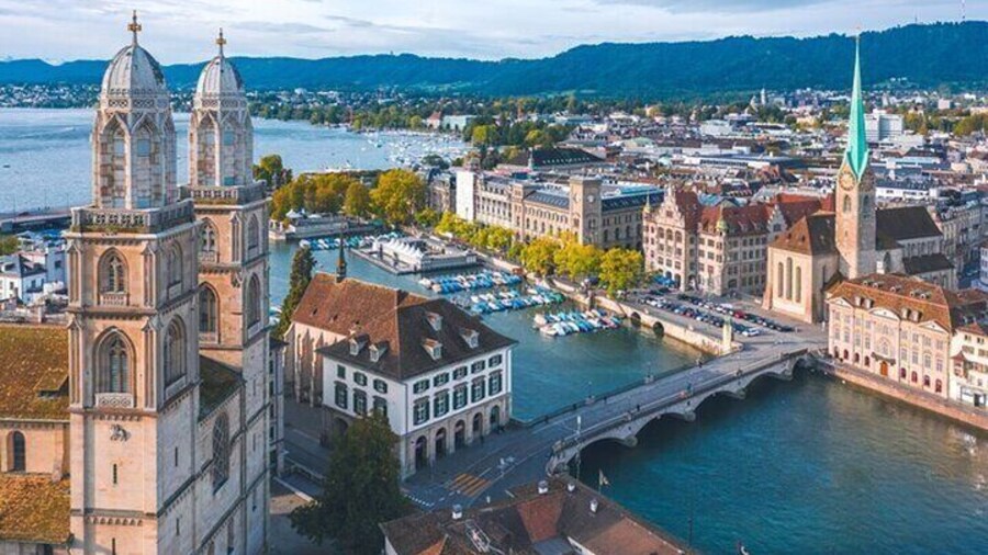 Zurich Old Town Guided Walking Tour With A Guide