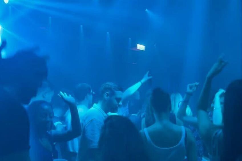 Shanghai Night Vibes Pub and Club Crawl