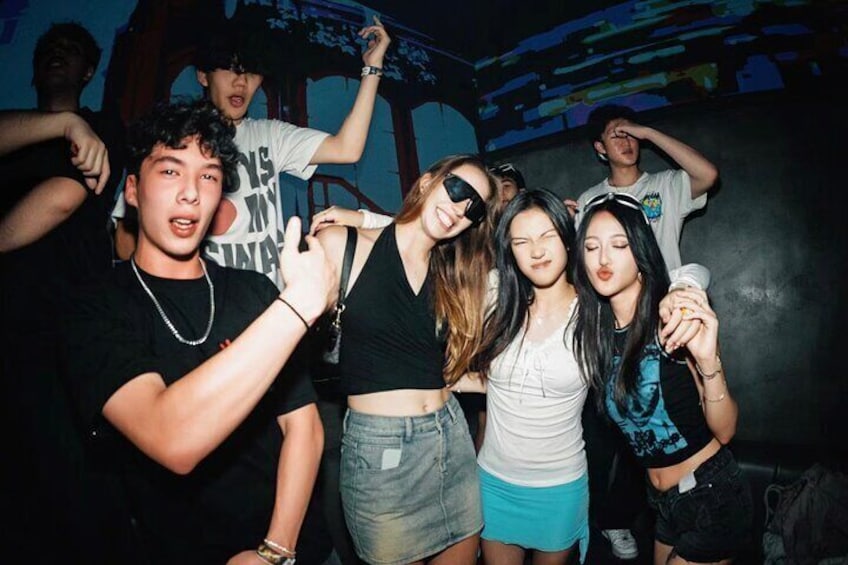 Shanghai Night Vibes Pub and Club Crawl