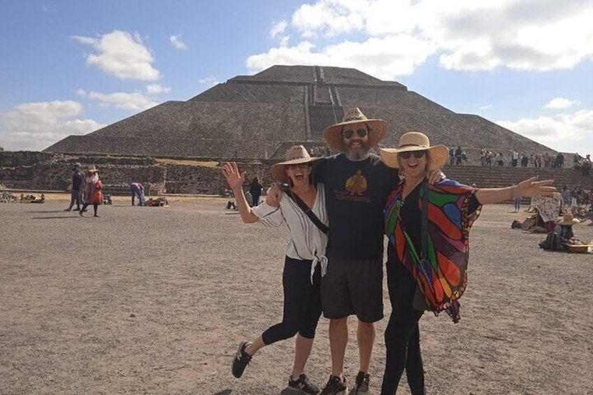 Wildlife and Ancient Expedition Tour in Teotihuacan Safari
