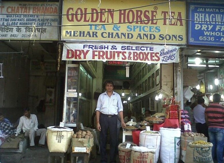 Picture 1 for Activity Private Half Day Shopping Tour of Delhi With Guide