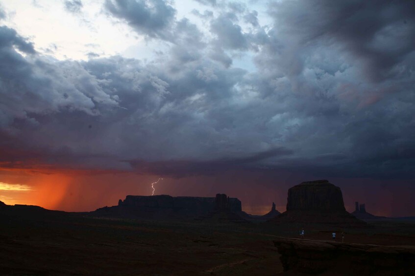 Picture 5 for Activity Monument Valley: Guided Sunset Tour