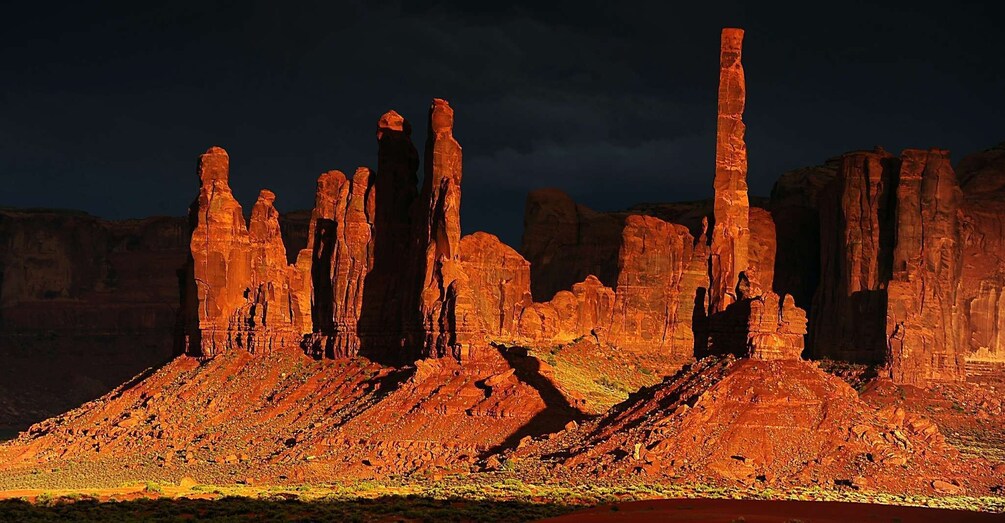 Picture 9 for Activity Monument Valley: Guided Sunset Tour