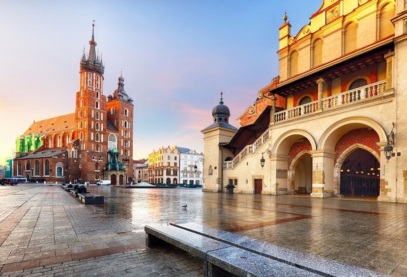 Picture 2 for Activity Krakow: Wawel Castle Guided Tour with Skip-The-Line Entry