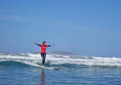 Lanzarote: Longboard surf lesson on Famara beach all levels