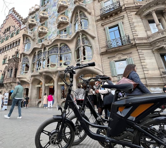 Picture 8 for Activity Barcelona: Gaudi Guided E-Bike Tour