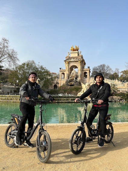 Picture 12 for Activity Barcelona: Gaudi Guided E-Bike Tour