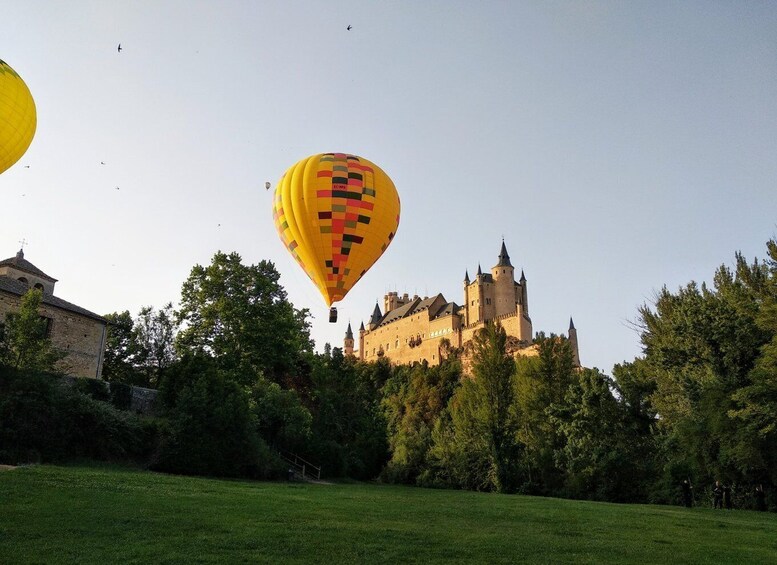 Segovia: Balloon Ride with Transfer Option from Madrid