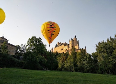 Segovia: Balloon Ride with Transfer Option from Madrid