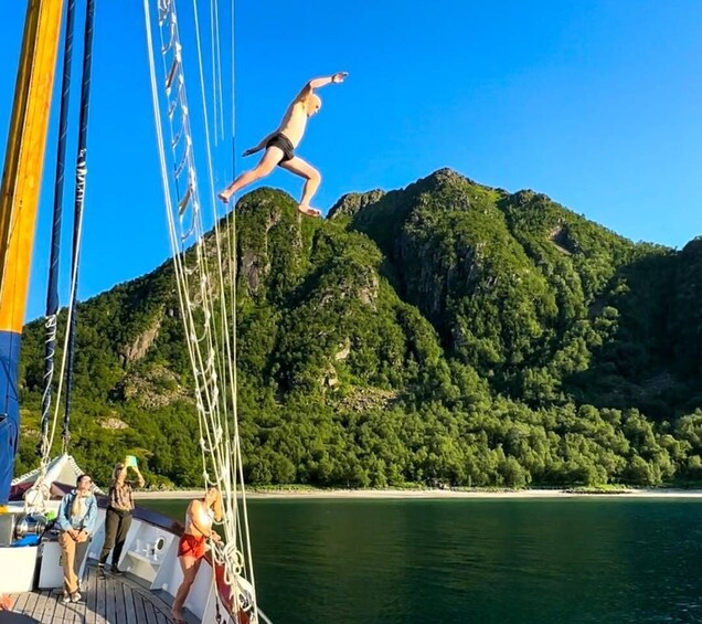 Picture 10 for Activity From Svolvær: Lofoten Islands Midnight Sun Luxury Sail