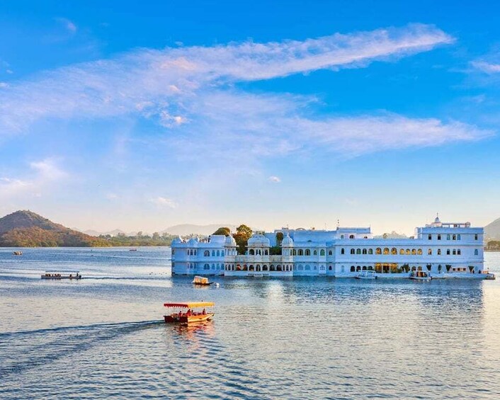 Jaipur to Udaipur Transfer Cab via Pushkar