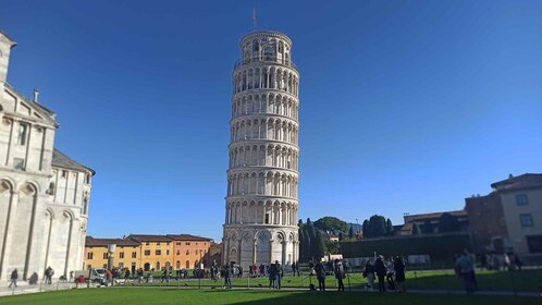 Vanuit Florence: Pisa/Chianti Halve Dag Tour met Wijnproeverij