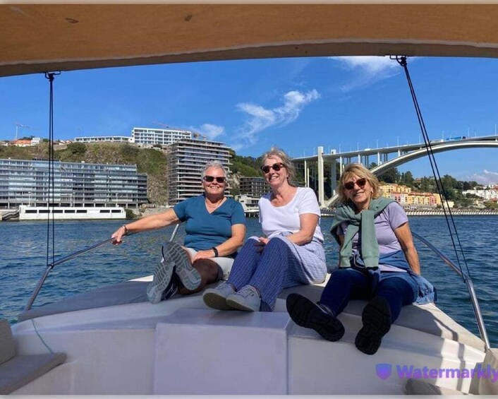 Porto: All inclusive Day tour (Walk, Tram, Lunch, Boat)