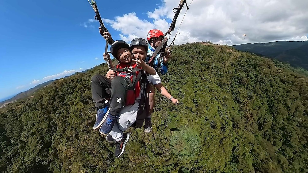 Jaco: Paragliding Flight family/ Pet-Friendly Option