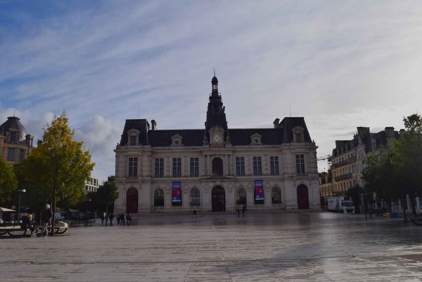 Picture 4 for Activity Poitiers : Napoleon III's Walking Tour