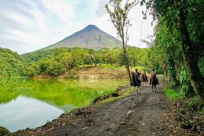 La Fortuna: Experiència i visita guiada a cavall