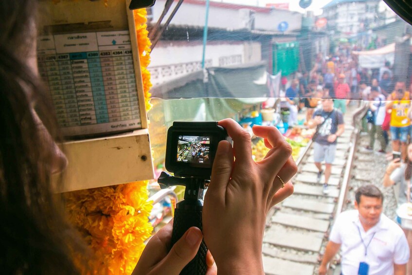 Picture 4 for Activity The Old Siam: Damnoen Saduak and Maeklong Railway Market