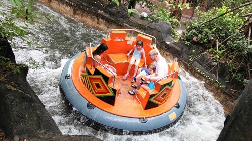 Kuala Lumpur: Entry Ticket to Sunway Lagoon Amusement Park