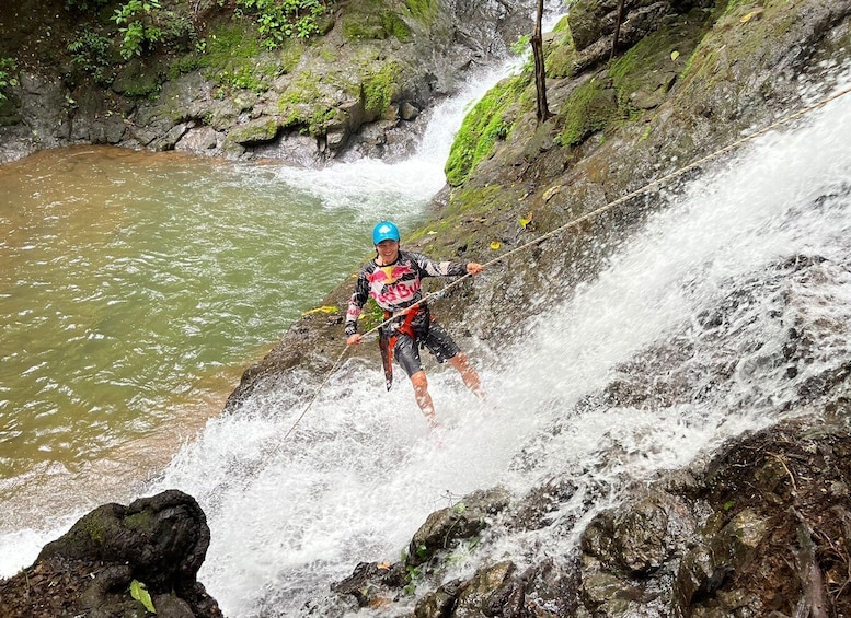 Unique rappelling experience in Nosara