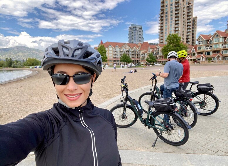 Kelowna: E-Bike Guided Wine Tour with Lunch & Tastings