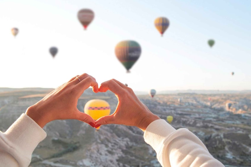 Cappadocia: Sunrise Hot Air Balloon Watching Experience