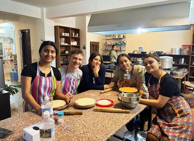 Kathmandu Kelas Memasak Pribadi Setengah Hari dengan Makanan