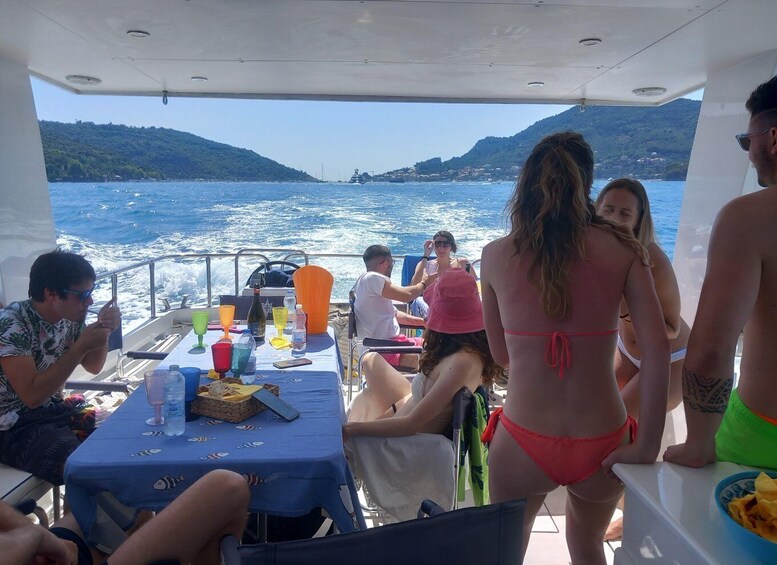 Picture 1 for Activity Portovenere: Islands boat trip with lunch on board