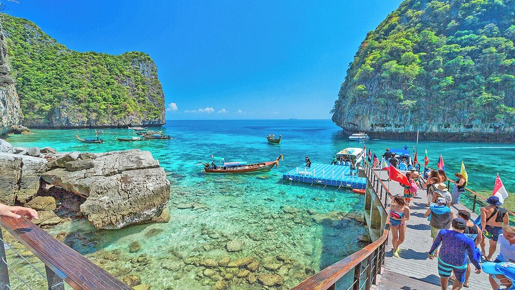 One Day Speed Boat Tour to Phi Phi Island, Maya Bay, and Khai Island 